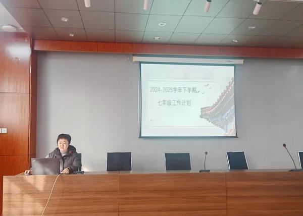 灵蛇跃春启新程 凝心聚力谱新章 (8) 灵蛇跃春启新程 凝心聚力谱新章 (8)